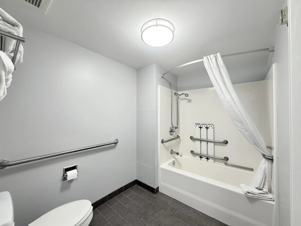 Double Suite (full double bed)