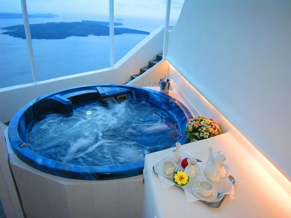 Executive Suite with balcony and with sea view
