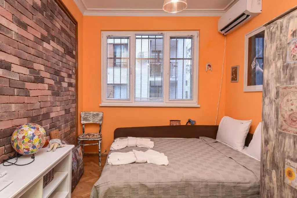 ⩤ Vintage Spot ⩥ Colorful One-Bedroom Apartment