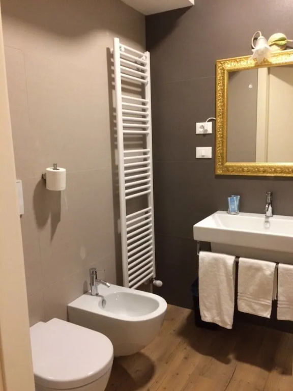 Comfort room