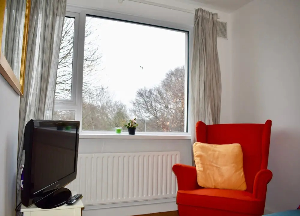2 Bedroom Apartment 1 Bathroom
