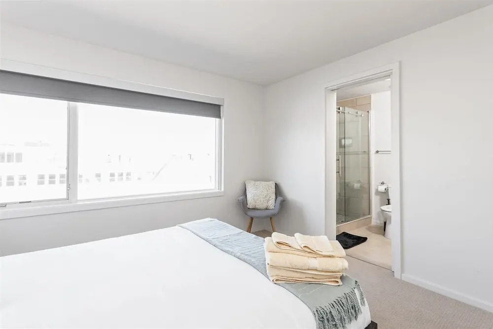 TWO Modern Penthouses on Mass by CozySuites — фото 3