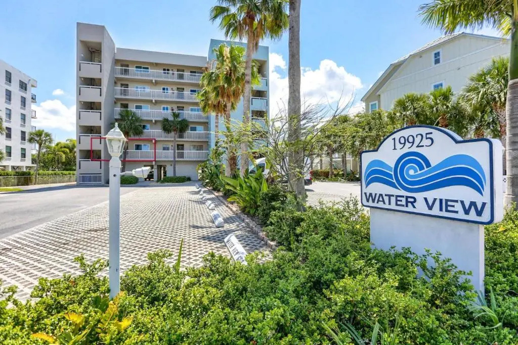 102 Waterview