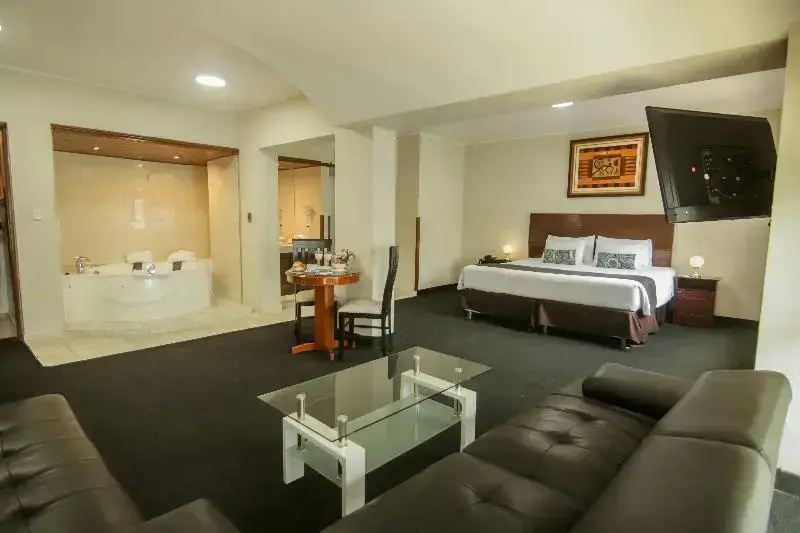 1 Bedroom Double Suite (full double bed)