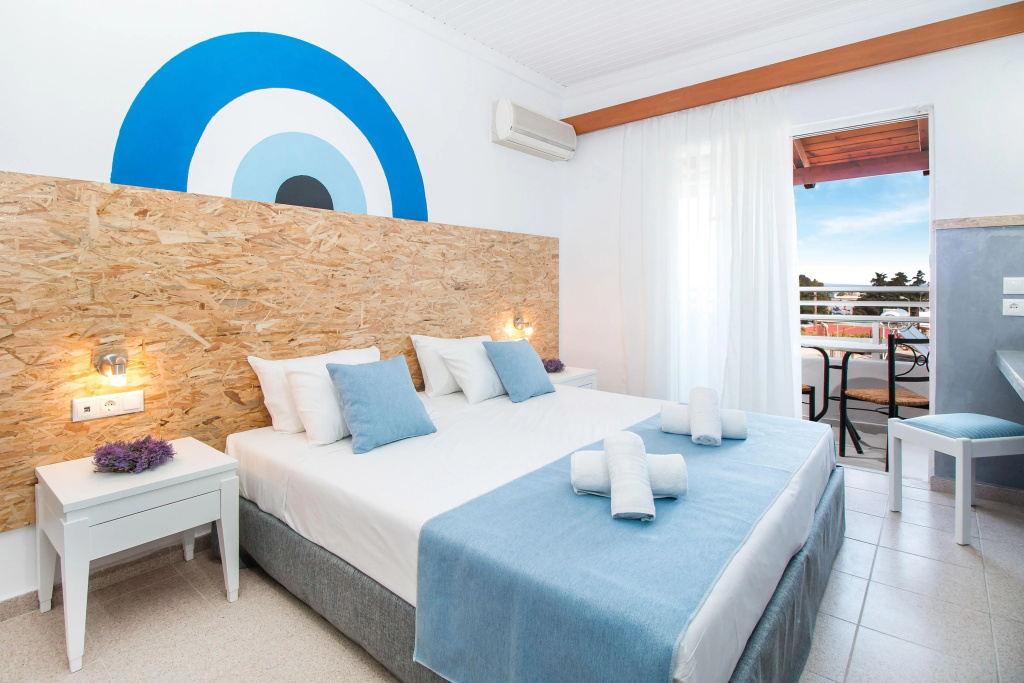 Tinas Plus Hotel — 3