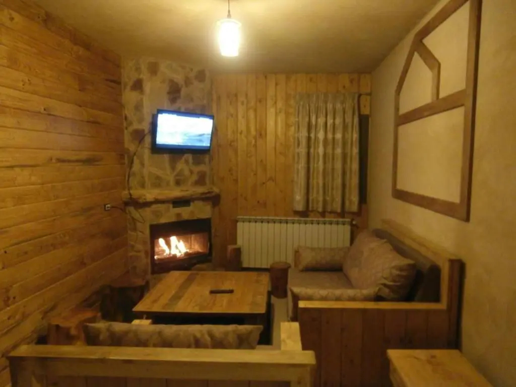 雙臥室四間四人小屋，帶有山景雙人床
