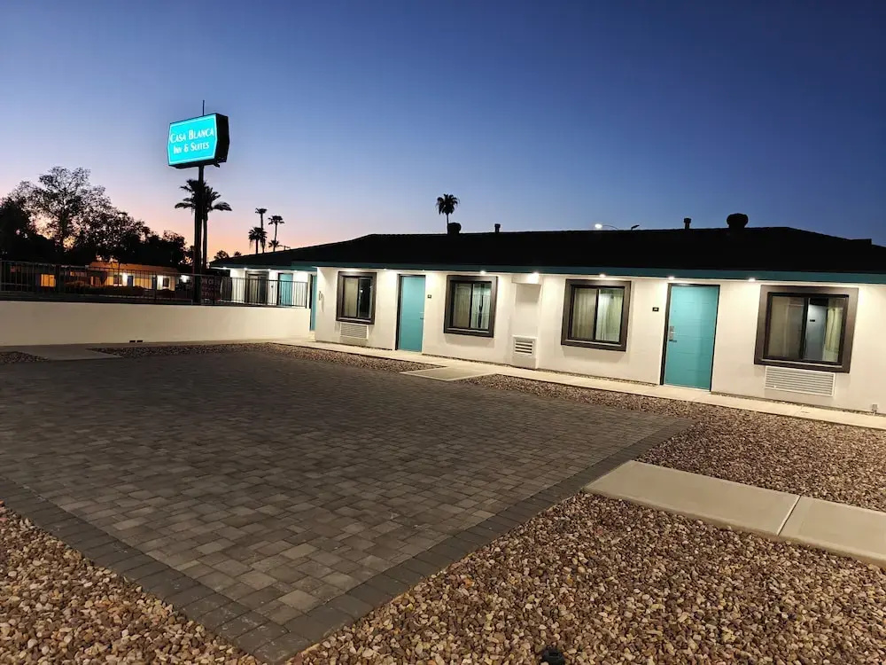 Casa Blanca Inn and Suites