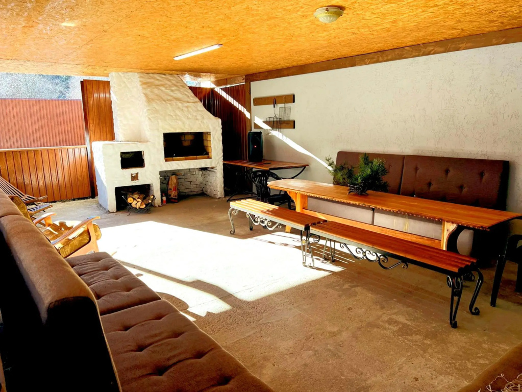 Standard Sextuple Cottage (4 full double beds and single bed)