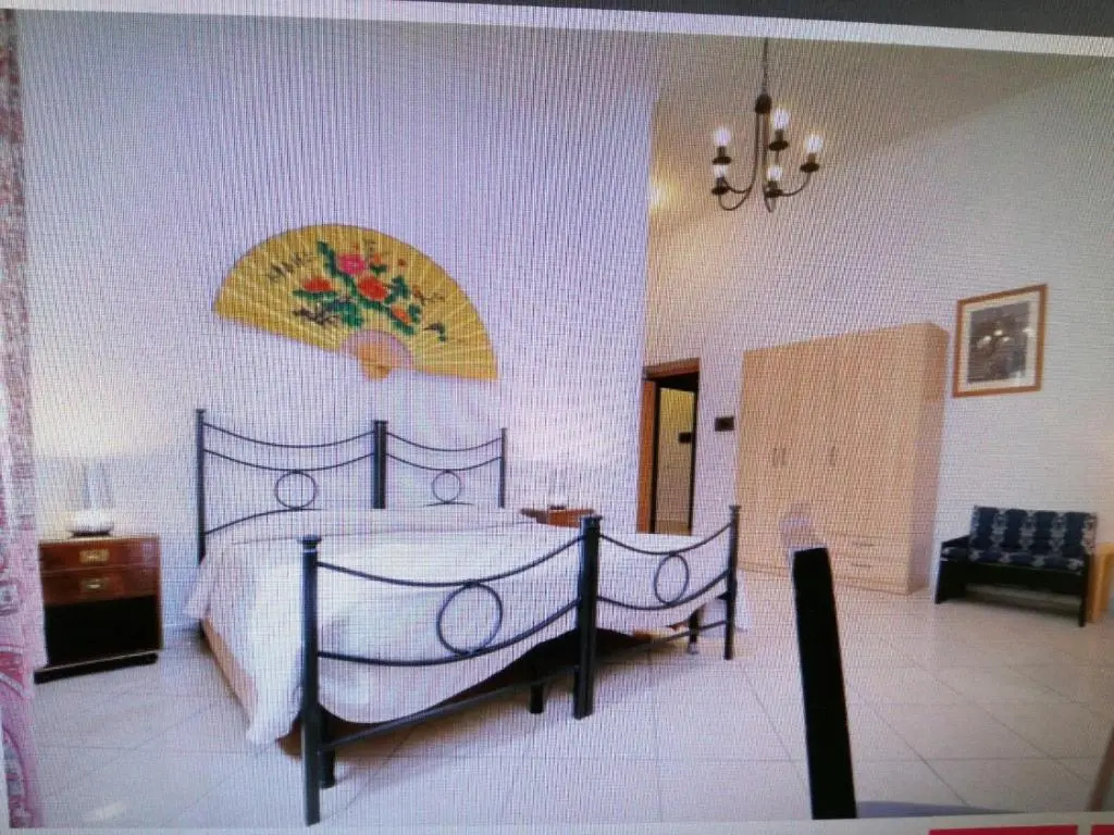 Double room (full double bed)