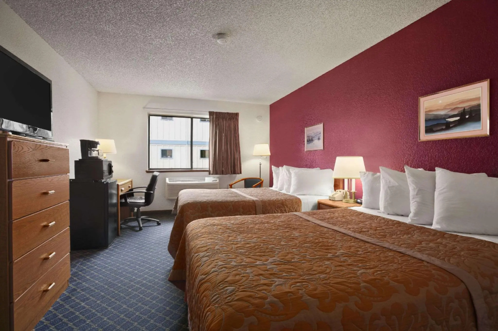 Standard Quadruple room