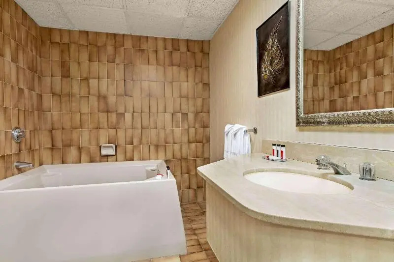 Ramada by Wyndham Fredericton - Chambres