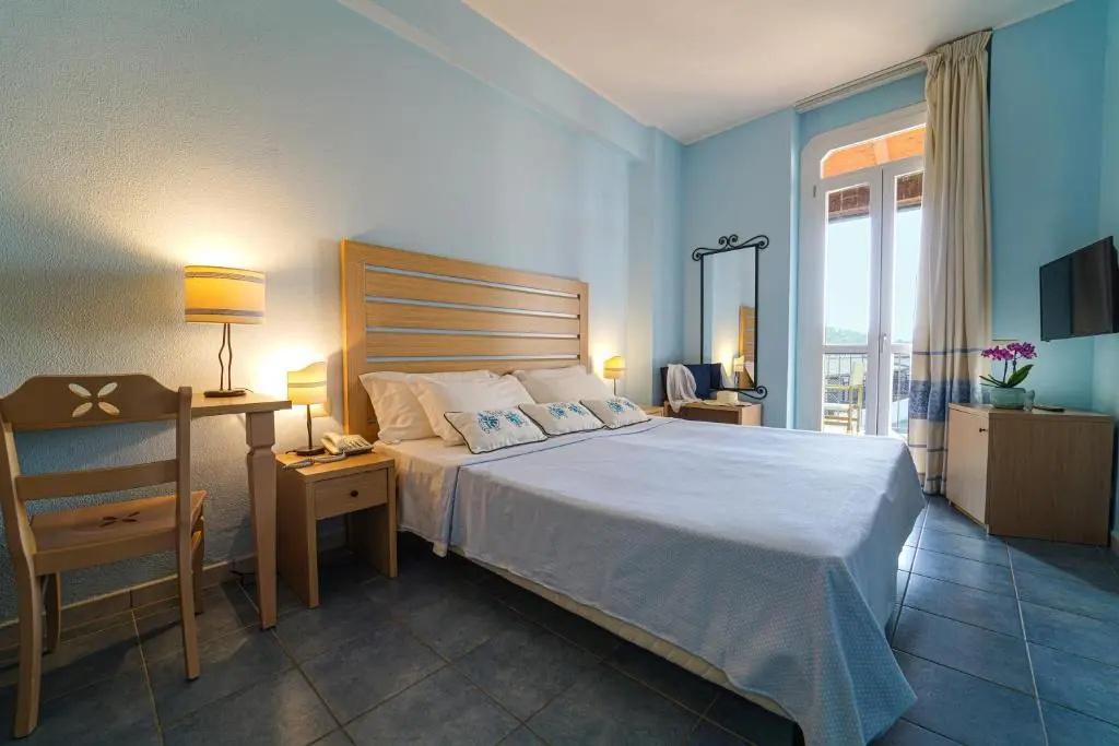 Classic Double room (full double bed)