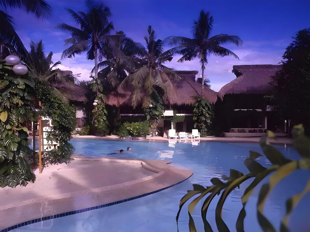Bluewater Maribago Beach Resort - фото 42