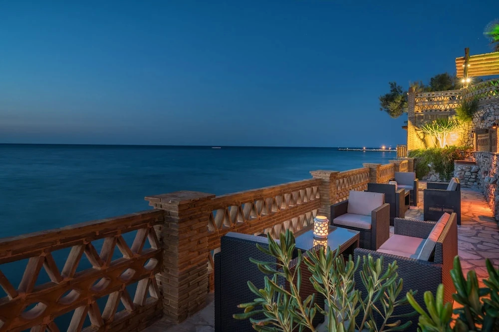 Beach & Waterfront