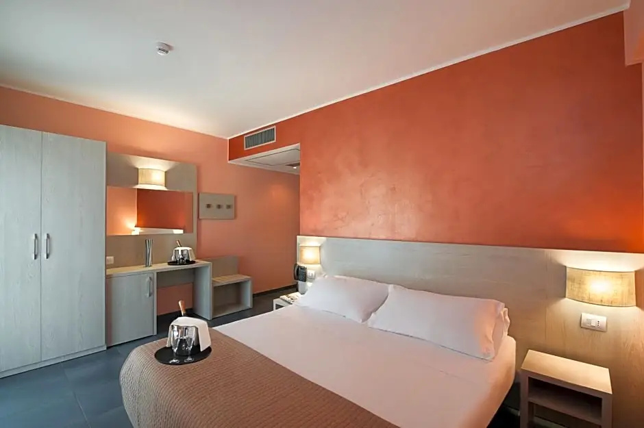 Economy Double room (twin beds)