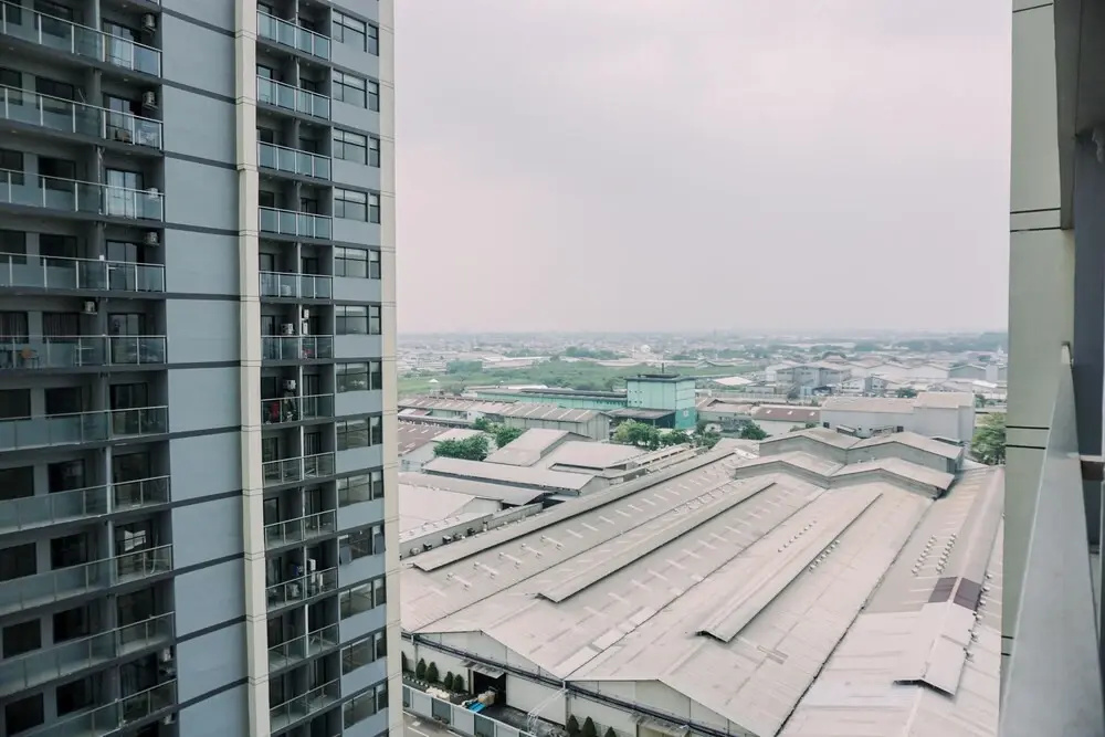 Homey And Minimalist Studio At Daan Mogot City Apartment