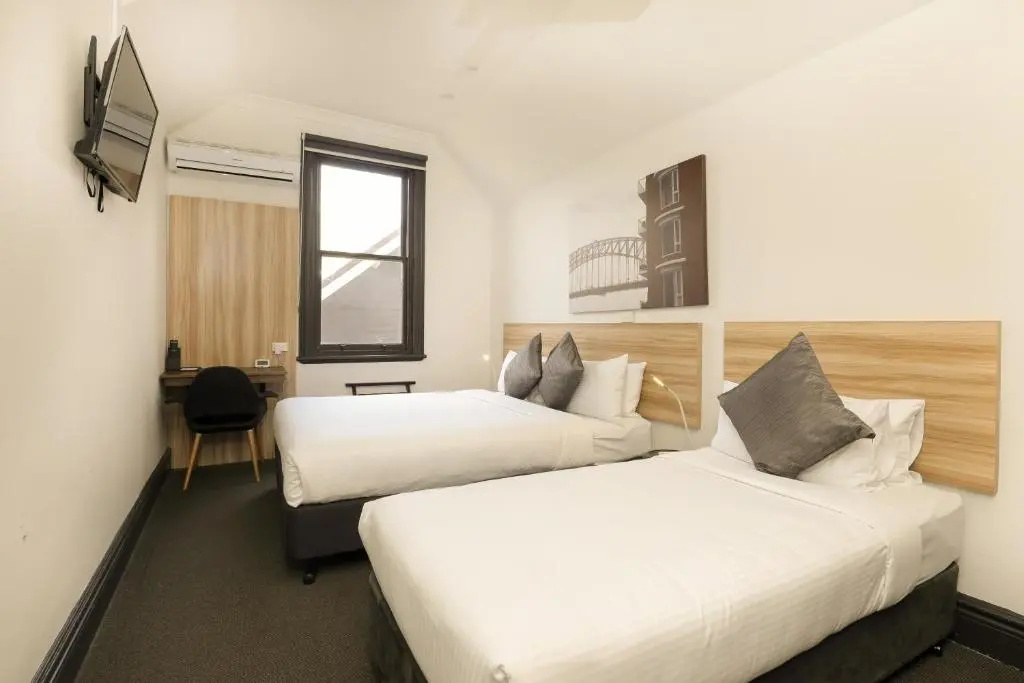 Standard Triple room