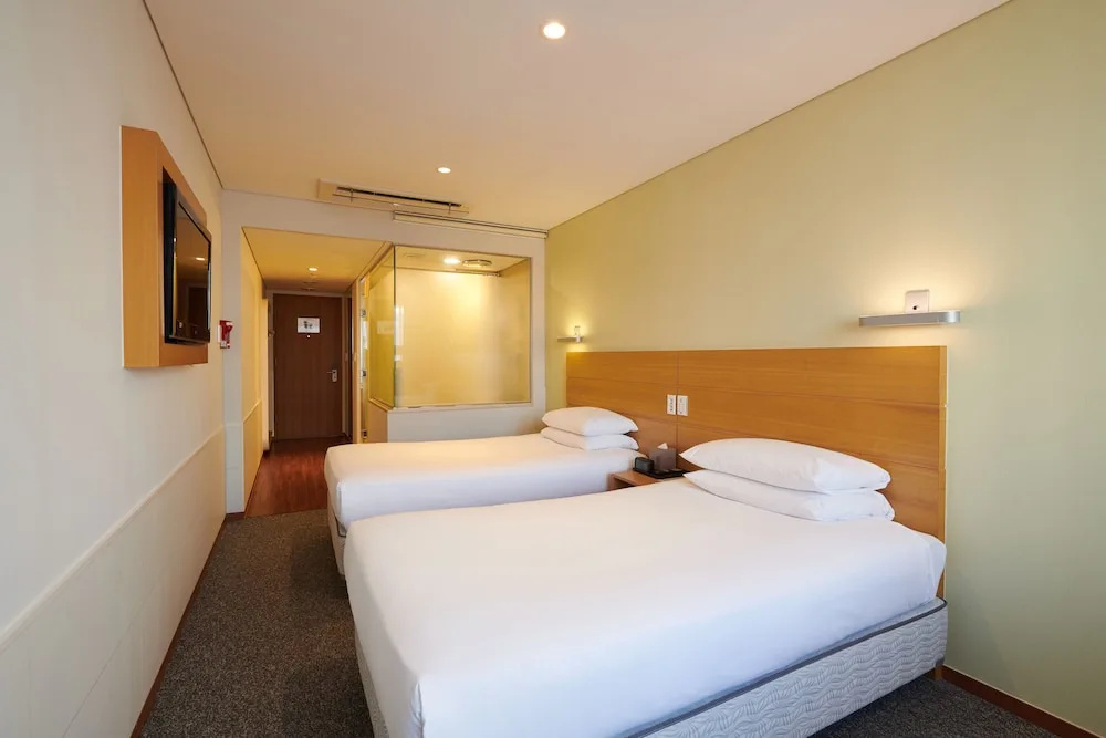5 Bedrooms Standard Double room (twin beds)