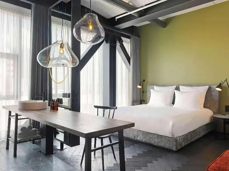Double Loft (full double bed)