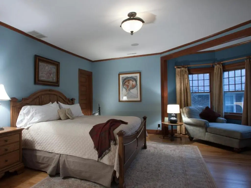 No.110 De-Lovely Double room (full double bed)