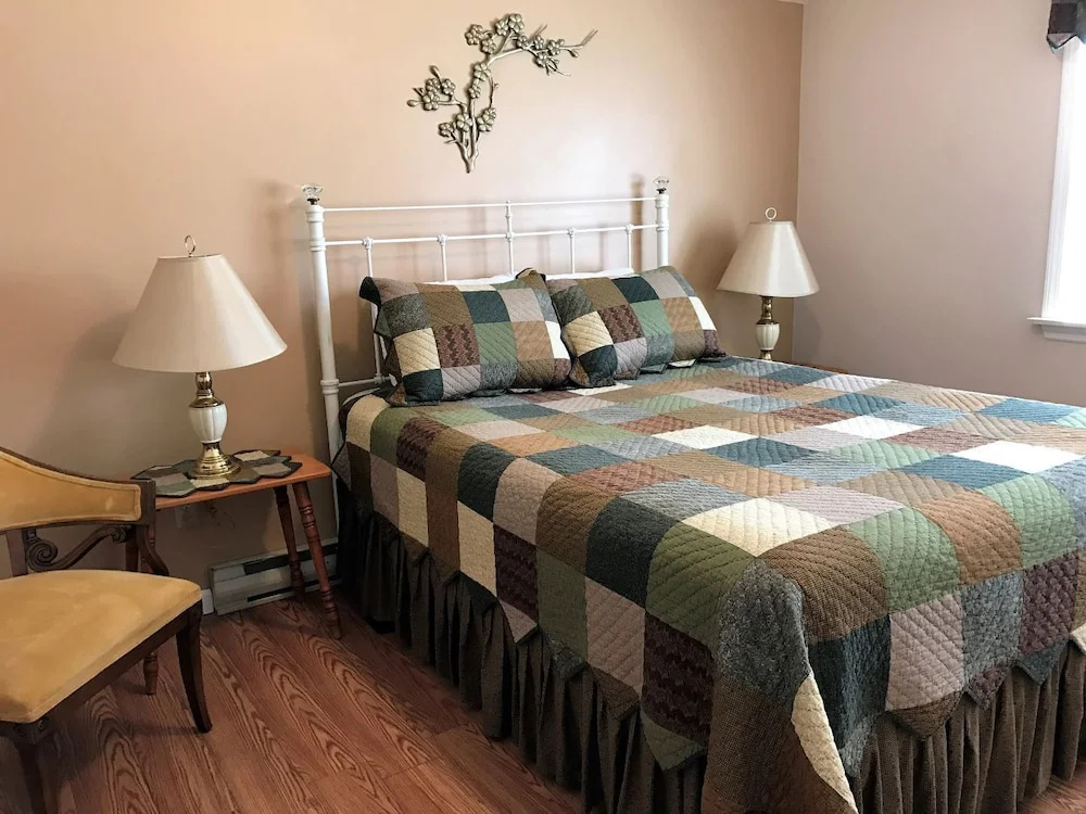 Economy room