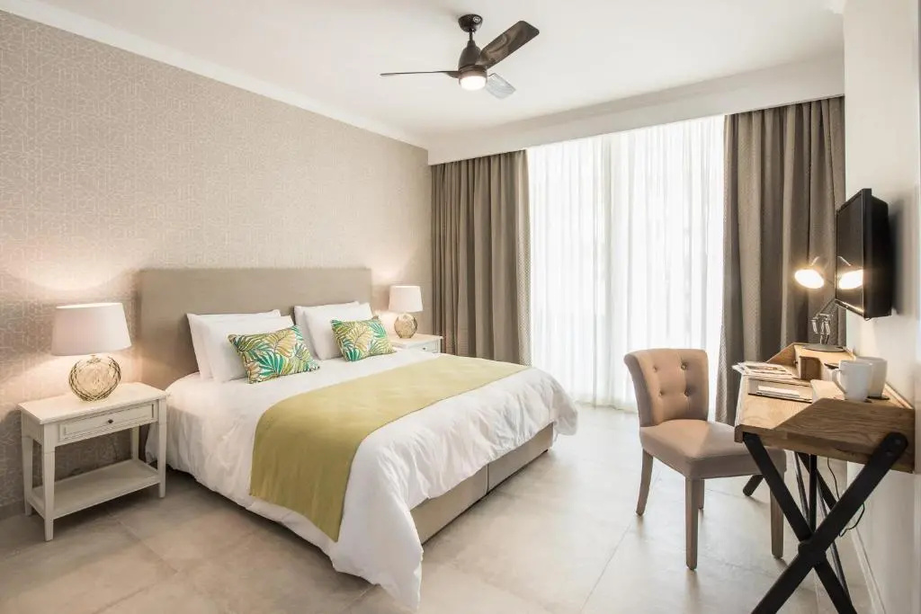 Deluxe Double room (full double bed)