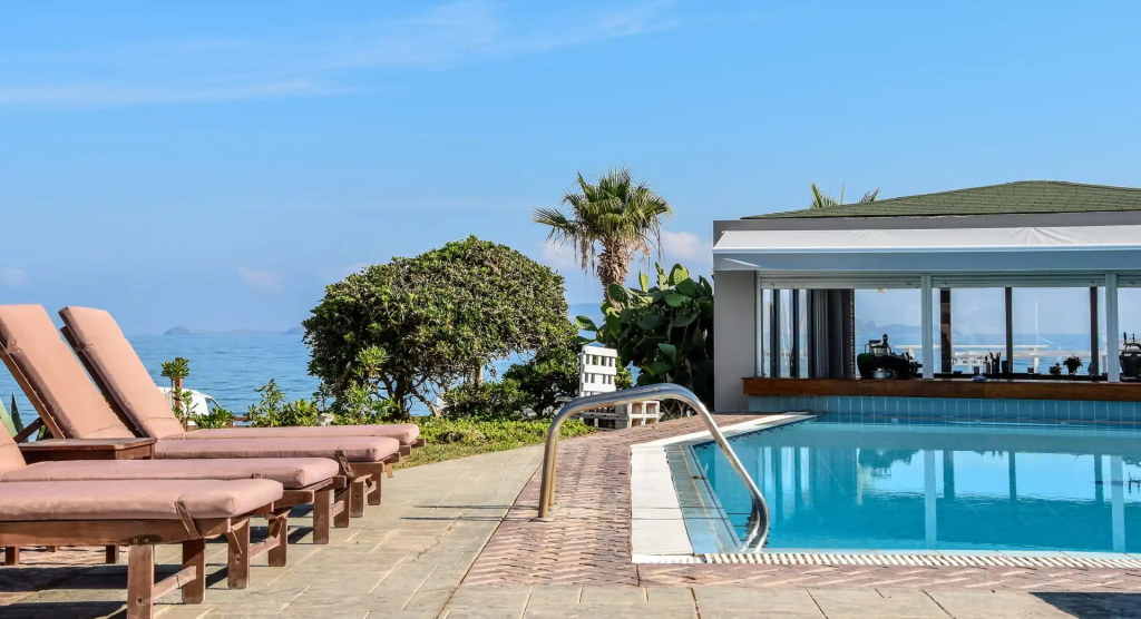 Yria Beach Hotel - 5