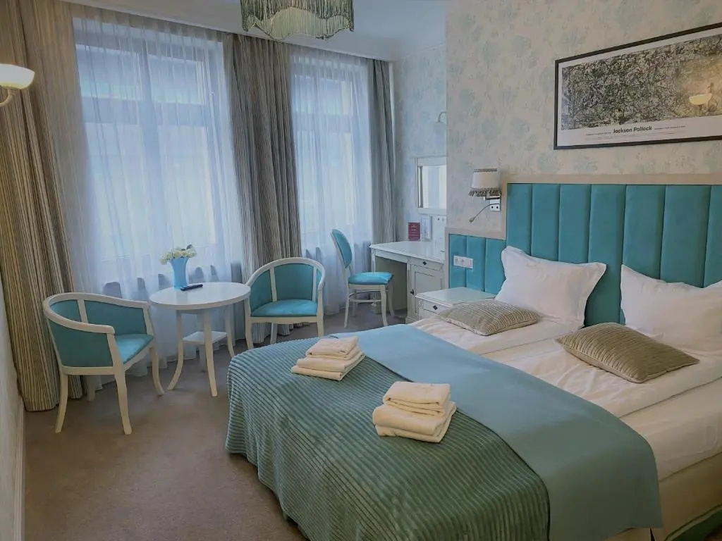 Deluxe Double room (full double bed)