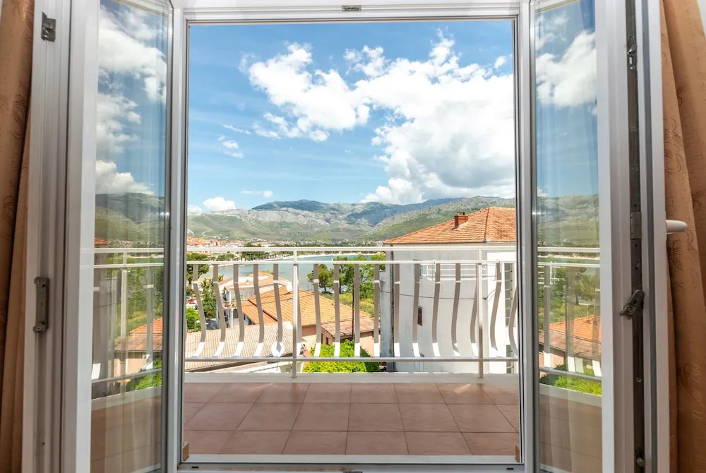 Standard Double room with balcony and with sea view (full double bed)