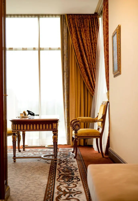 1 Bedroom Presidential Suite with balcony and with park view