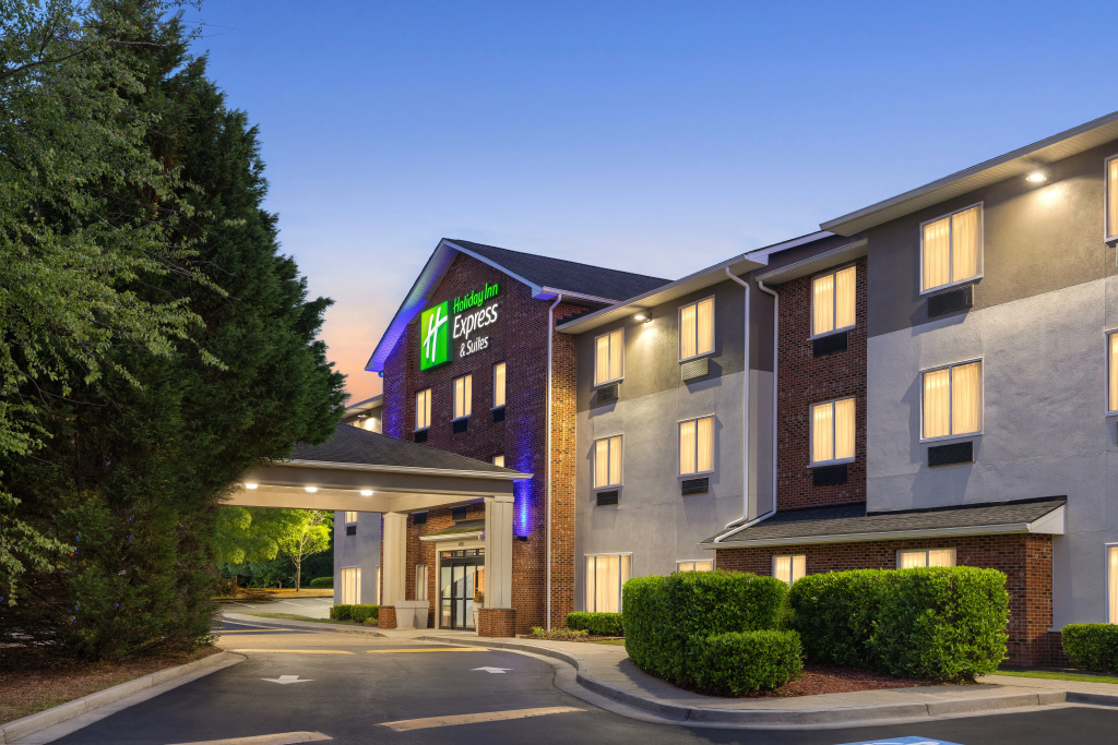 Holiday Inn Express & Suites Buford NE - Lake Lanier by IHG