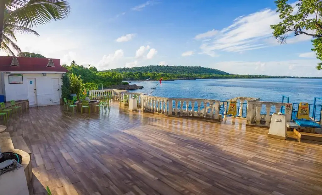 Beach & Waterfront