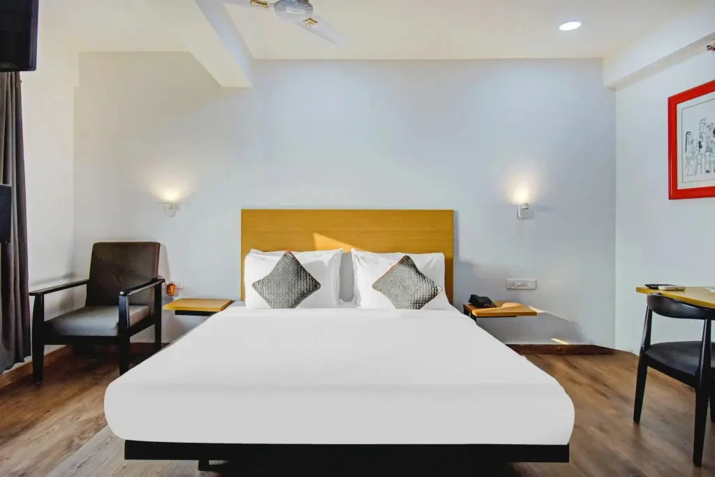 The Royal Retreat by OYO Rooms