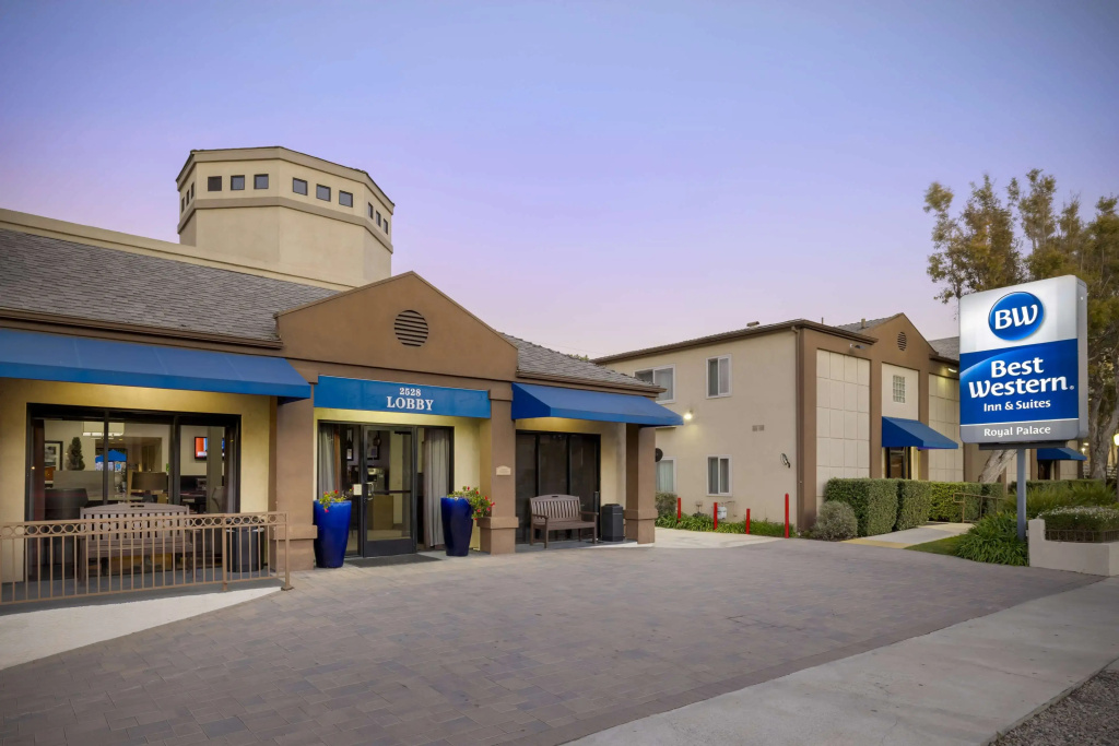Best Western Royal Palace Inn & Suites — фото