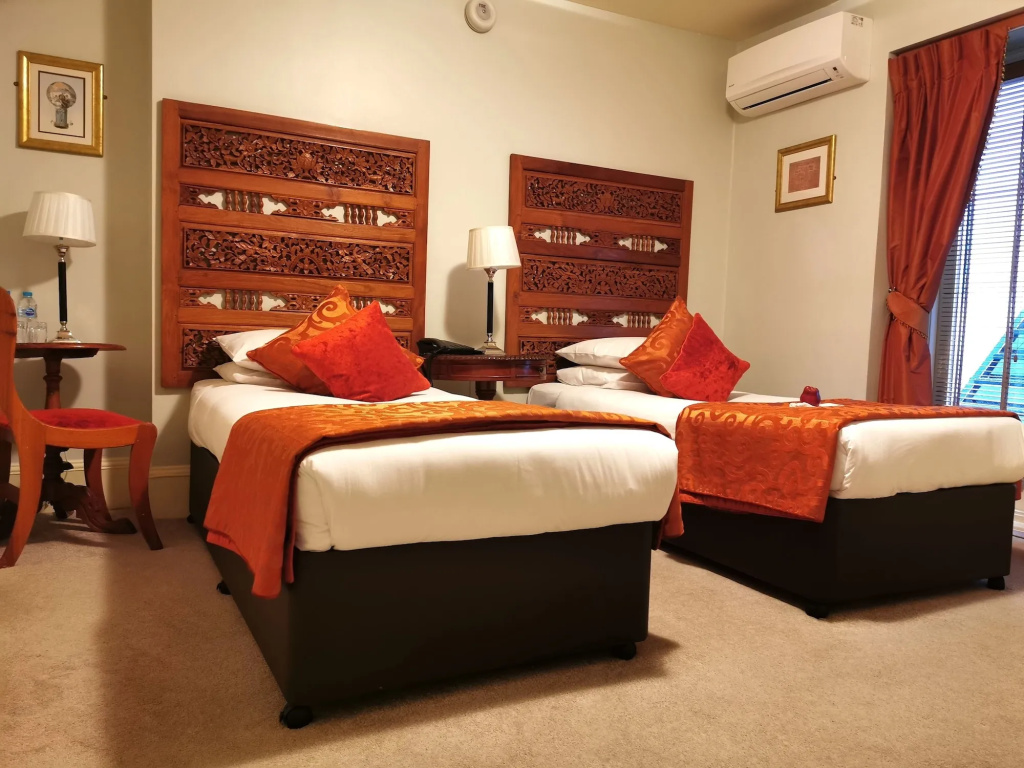 Отель Twenty Nevern Square Hotel в Лондоне