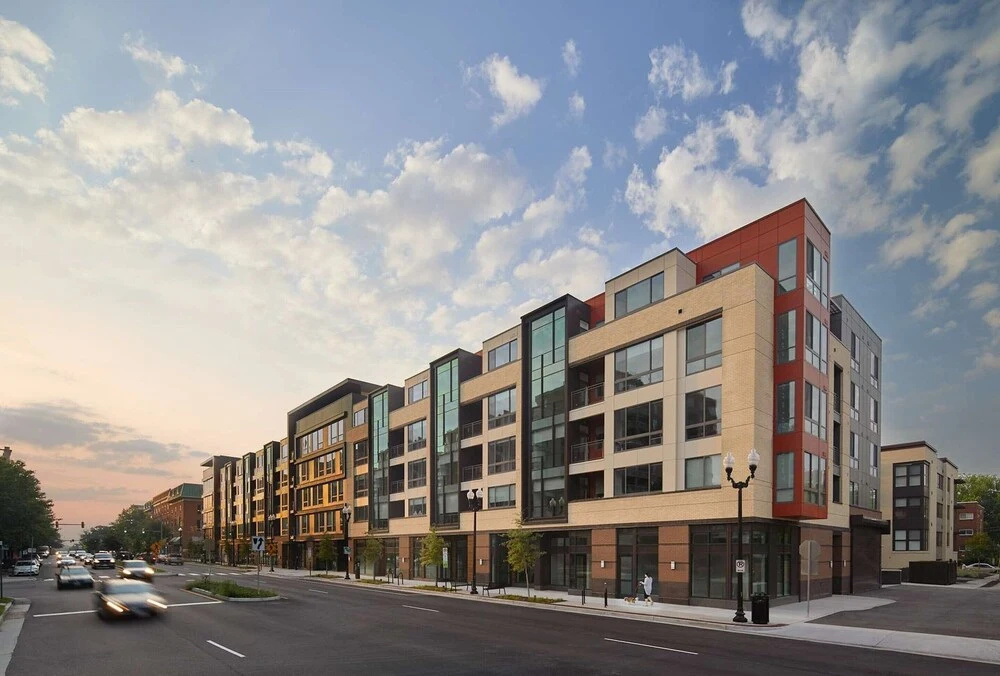 Global Luxury Suites at Clarendon Metro Station