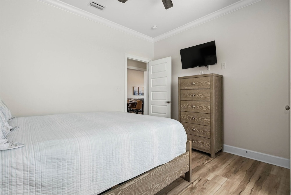 Seas The Day - 2830 Bienville Blvd 5 Bedroom Home