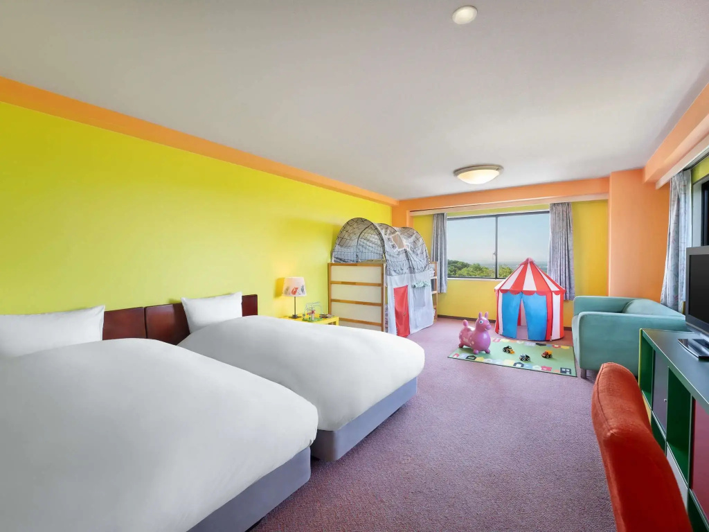 Classic Quadruple room with mountain view