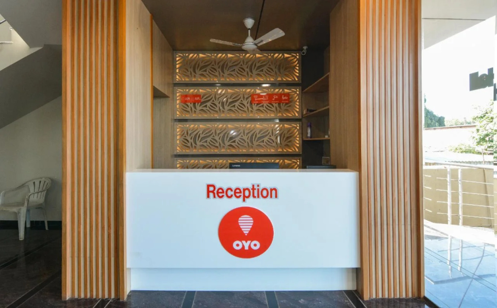 Lobby & Reception