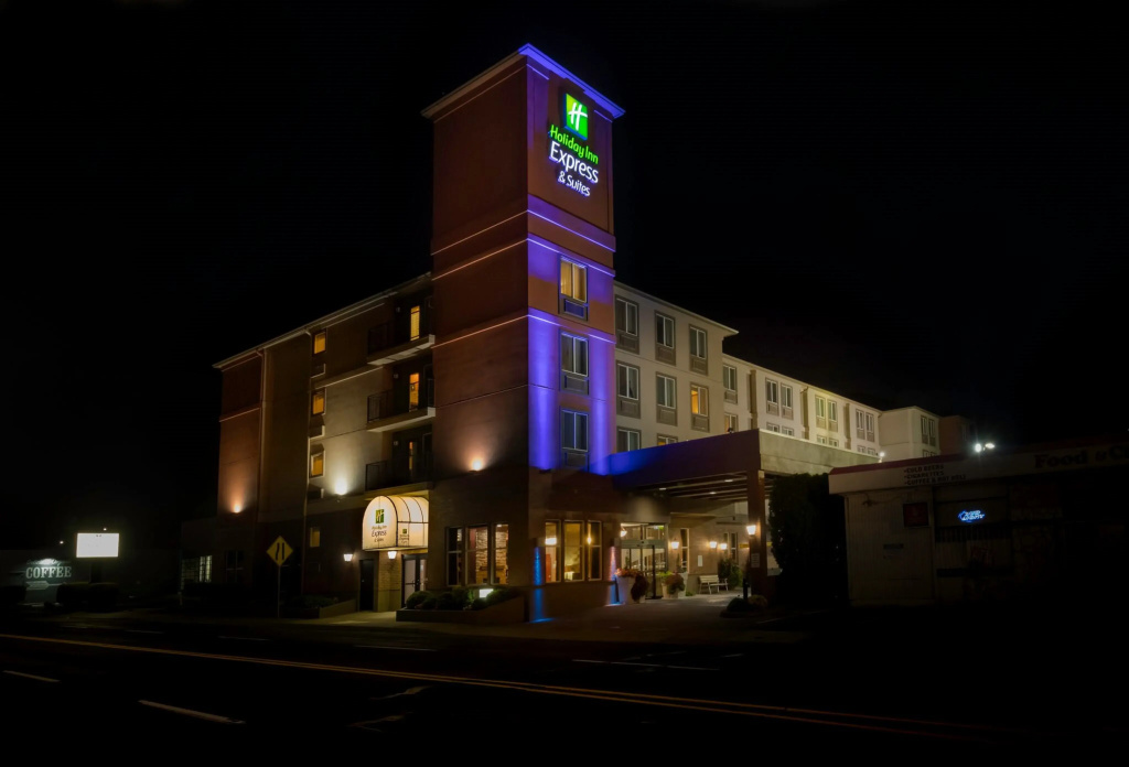 Holiday Inn Express Hotel & Suites Portland-NW Downtown by IHG