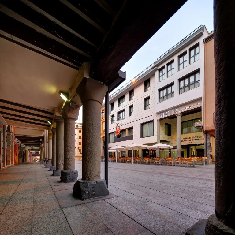 Grand Hotel Ciudad De Barbastro - Général