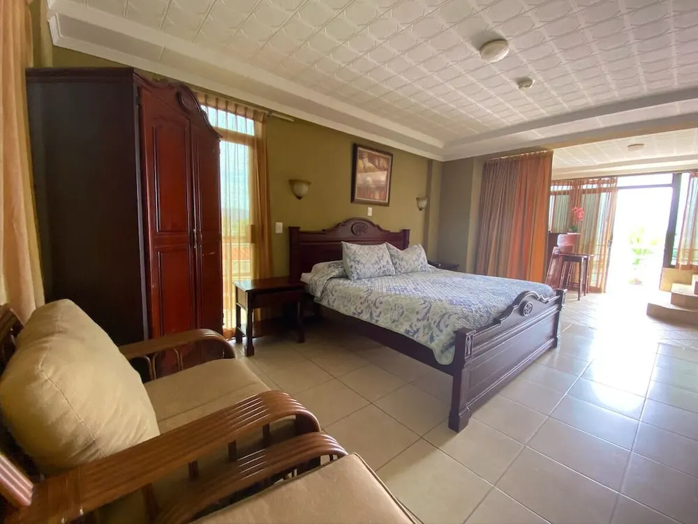 Deluxe Suite