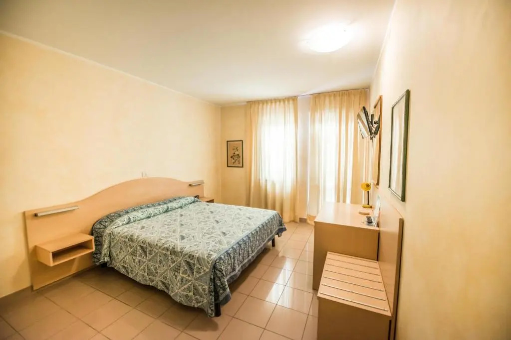 Standard Double room with balcony (full double bed)