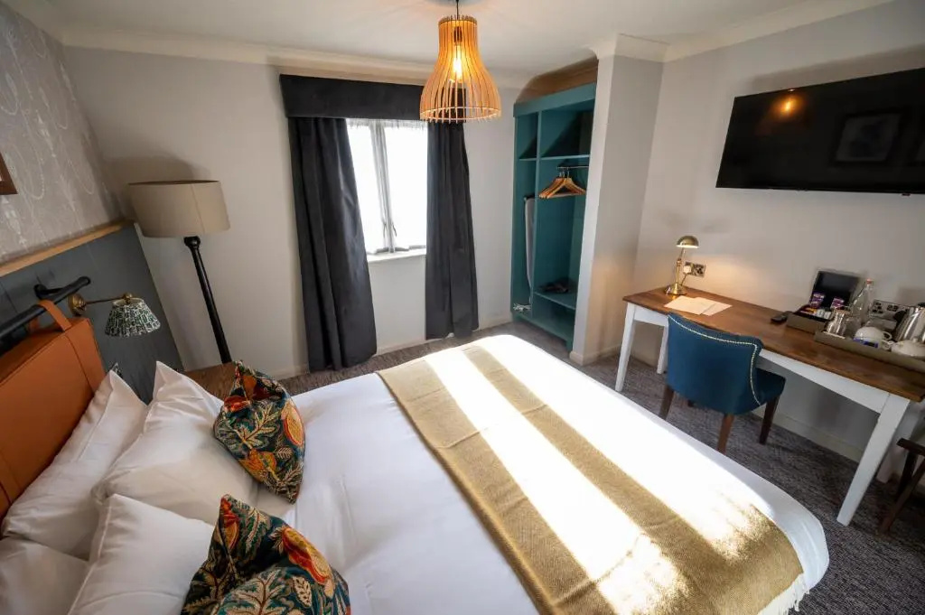 Standard Double room (full double bed)
