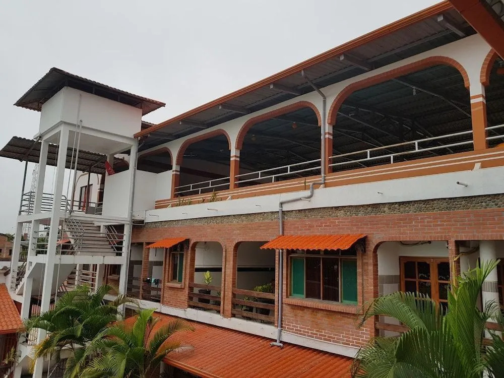 Hotel Takana
