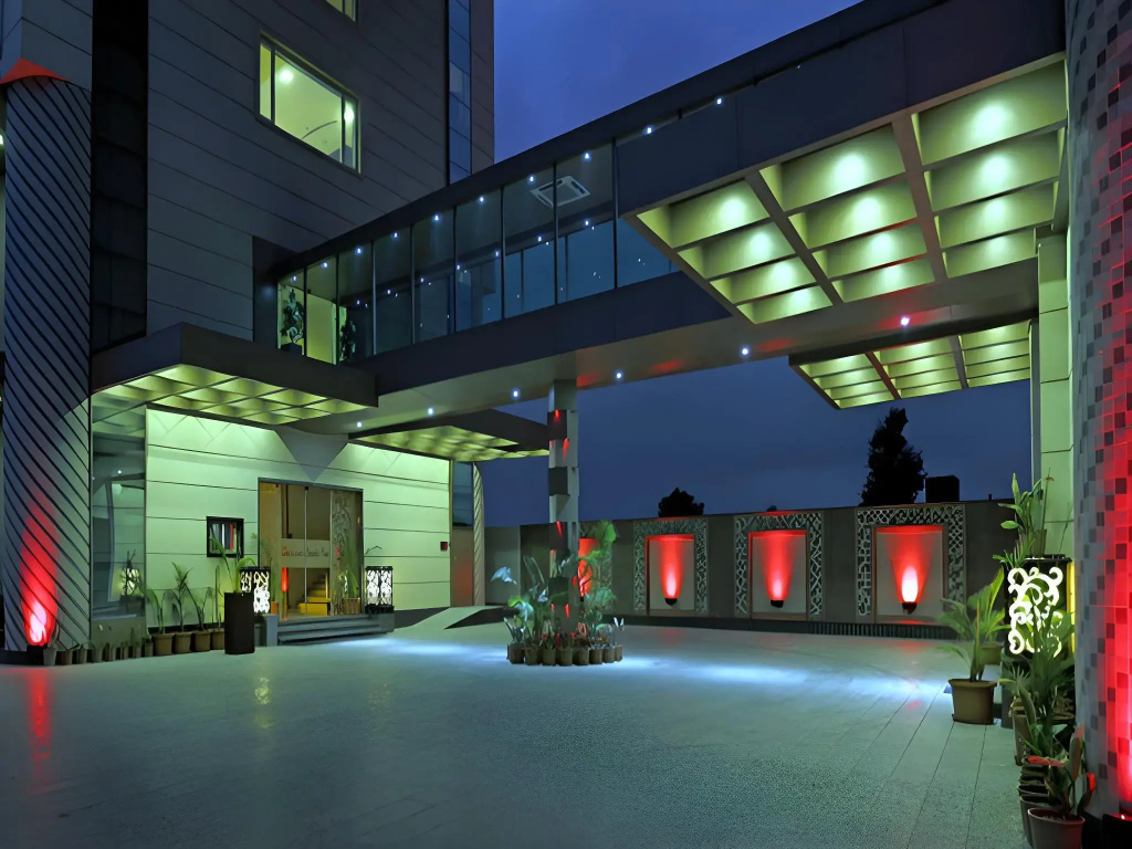Brijwasi Lands Inn