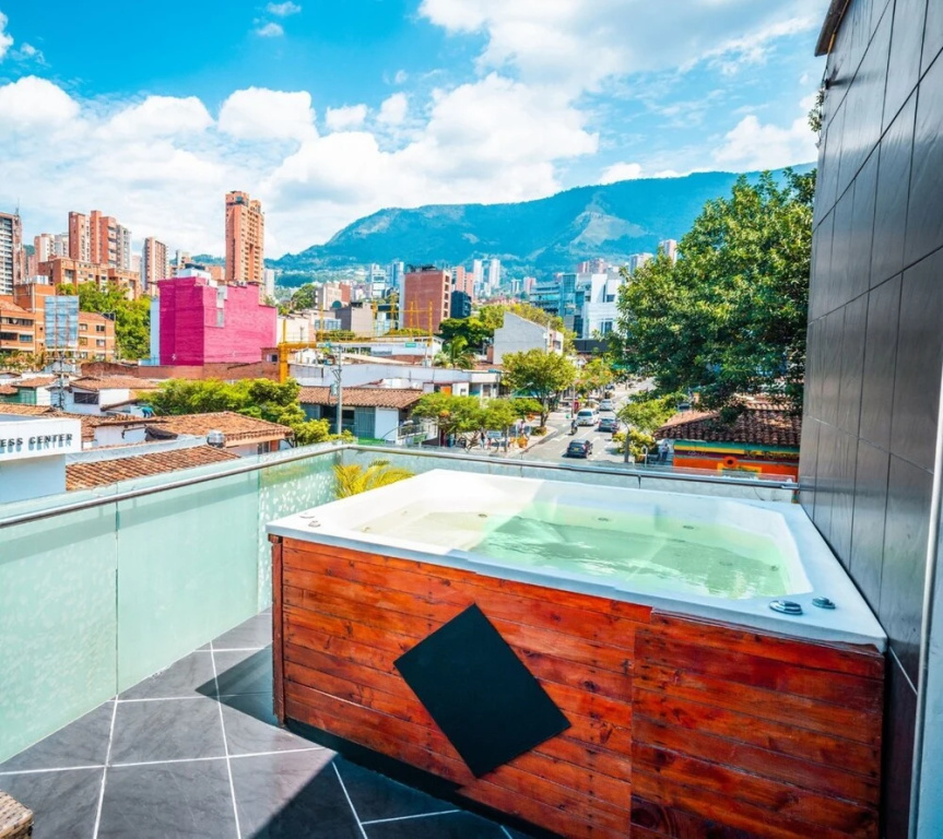 Icon Suites