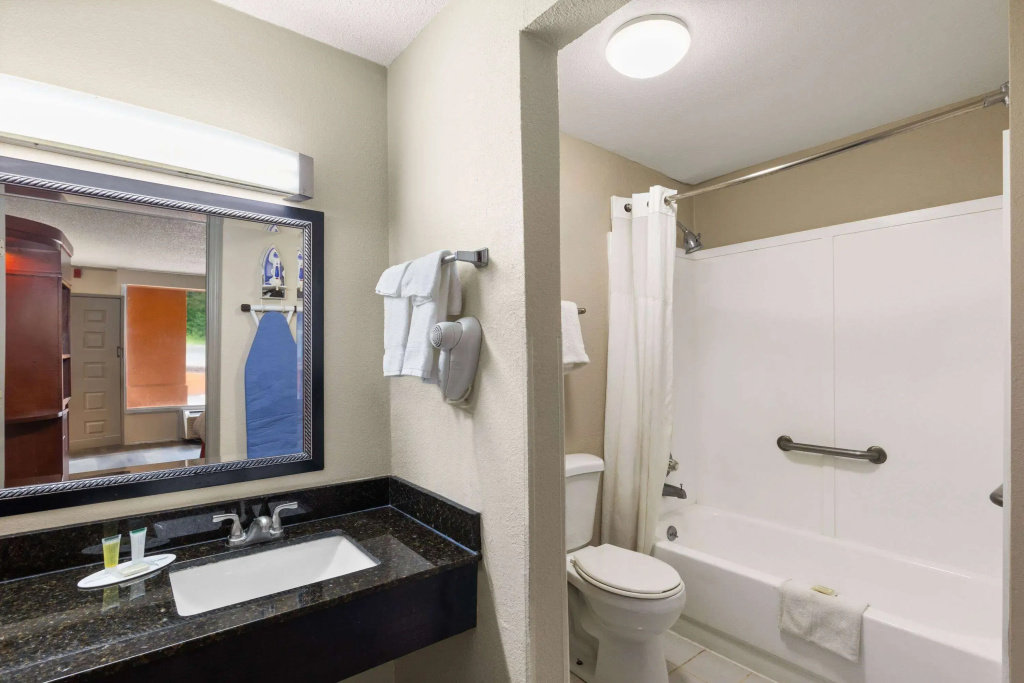 Days Inn by Wyndham Knoxville East - Général