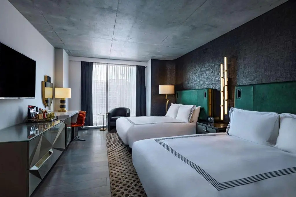 Double room with city view (twin beds)