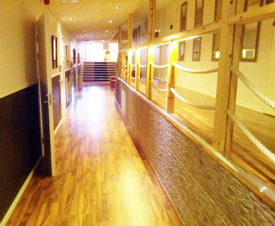 Lobby & Reception